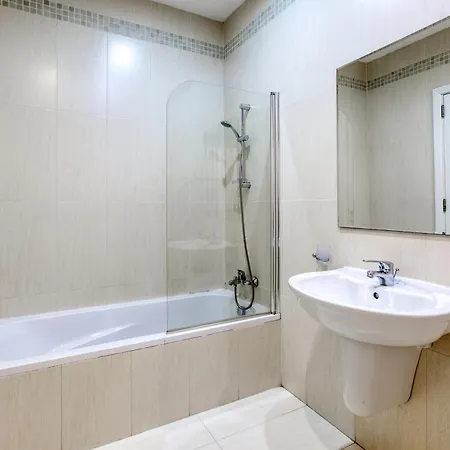 Apartament Beautiful, 3br Seafront In Ferries By 360 Estates *