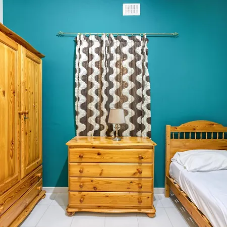 Apartment Beautiful, 3br Seafront In Ferries By 360 Estates *