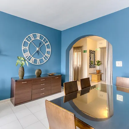 Apartment Beautiful, 3br Seafront In Ferries By 360 Estates Sliema