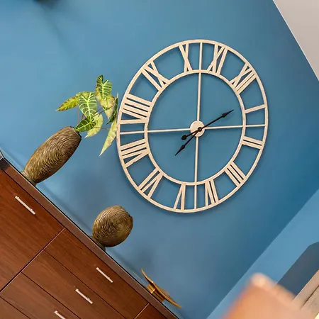 Daire Beautiful, 3br Seafront In Ferries By 360 Estates *