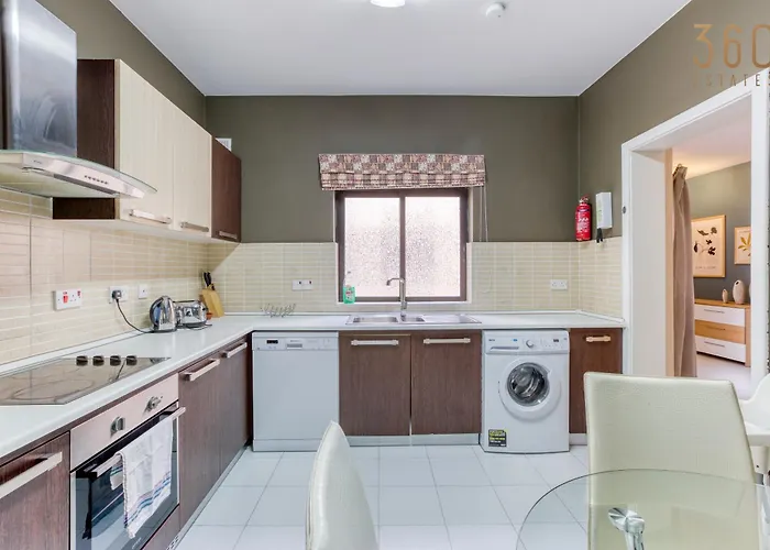 Apartment Beautiful, 3br Seafront In Ferries By 360 Estates *