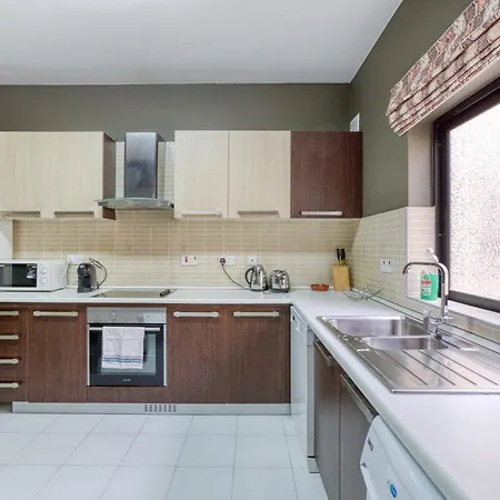 Beautiful, 3br Seafront In Ferries By 360 Estates *